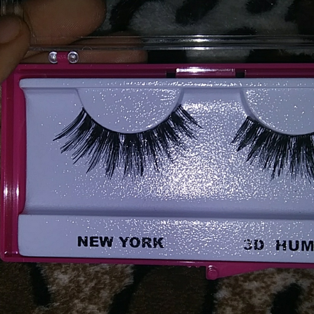 False eyelashes - Picture 2 of 2